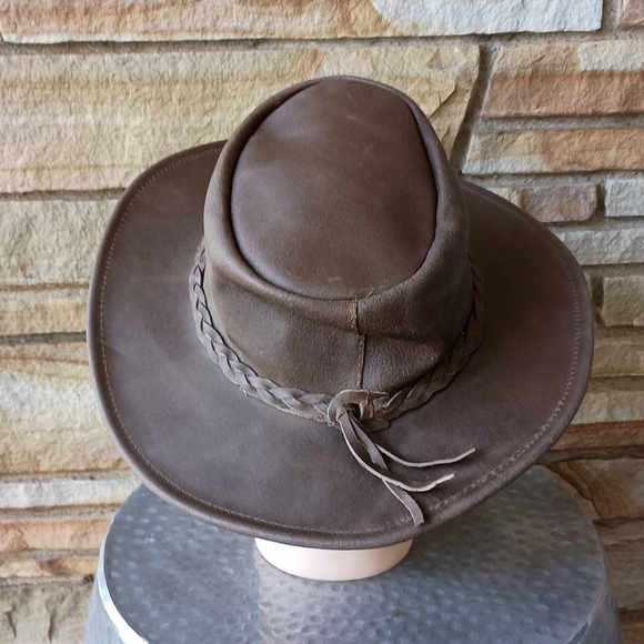 NWOT Minnetonka Dark Brown Women\'s Leather Hat_Large main image 6